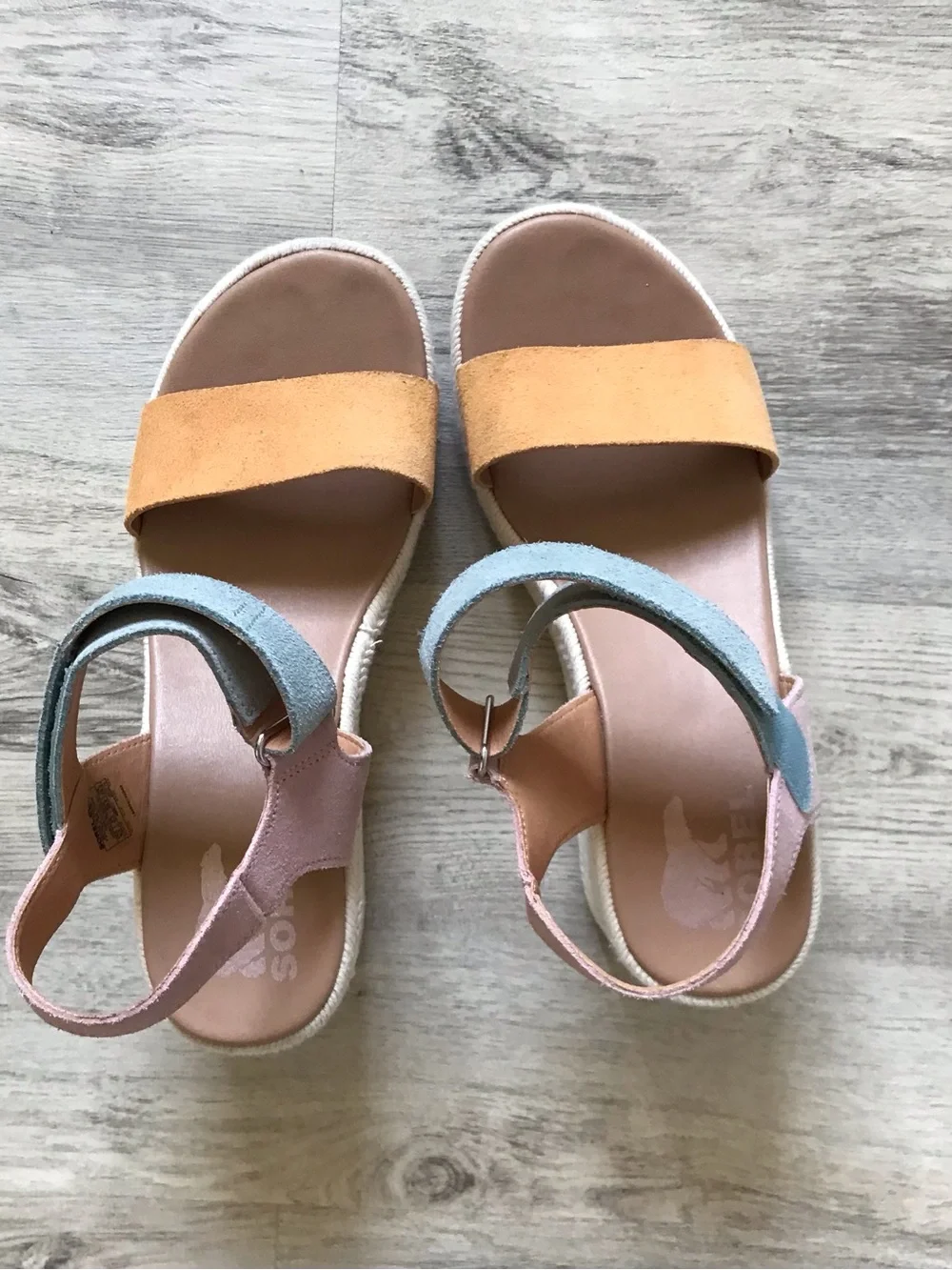 Sorel Cameron Wedge Faded Spark Pink Blue Orange Leather Sandals Women Sz. 8.5